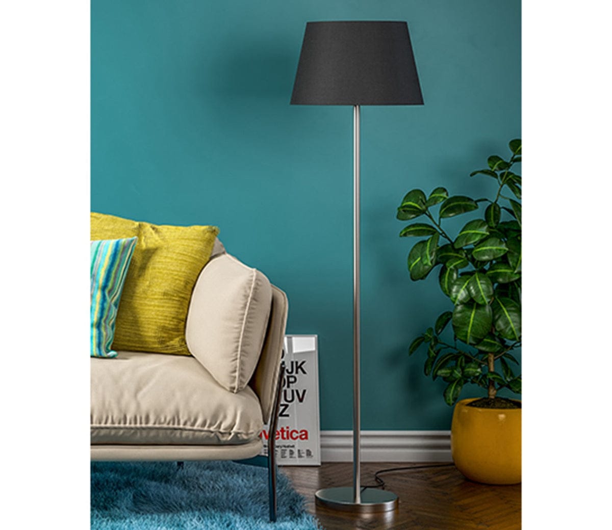 Modern Artisic Gold Metal Finish Sleek Black Color Floor Lamp